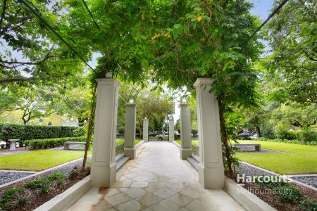 Modern One-Bedroom Apartment - Photo 5