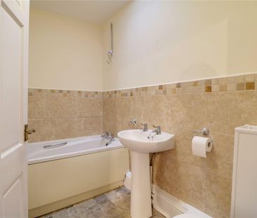 Fleetgate, Barton-Upon-Humber, DN18 - Photo 3