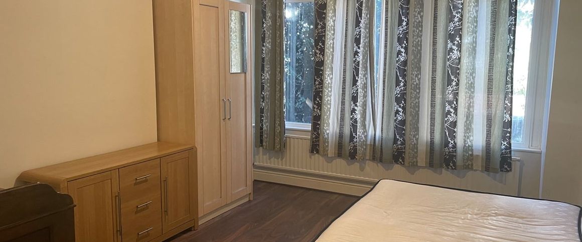 Room in a Shared House, Headcorn Road, CR7 - Photo 1