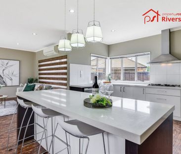 Spacious family home in the heart of Huntington. - Photo 5