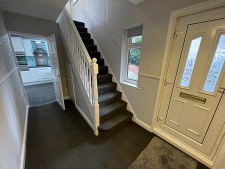 3 bedroom semi-detached house to rent - Photo 3