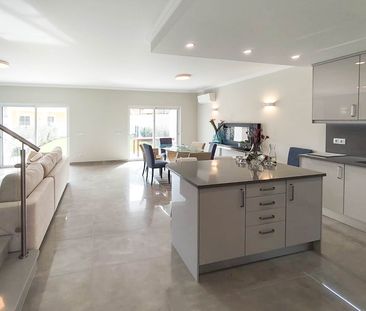 Moradia V4 para Arrendamento Anual em Lagos - Photo 2