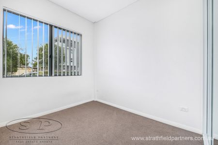 Very Large Modern 2 Bedroom Apartment - Photo 3