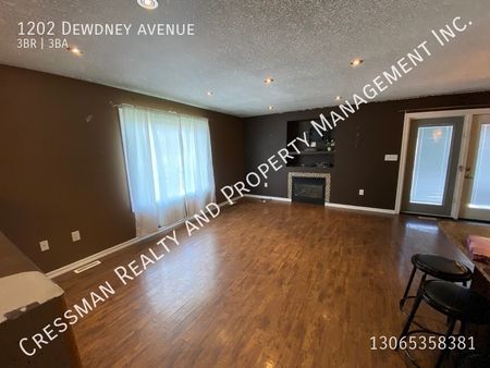 3 Bed, 3 bath FULL HOUSE located in Glenelm, Regina, SK - Photo 5