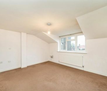 Middle Park Avenue, SE9, London - Photo 2