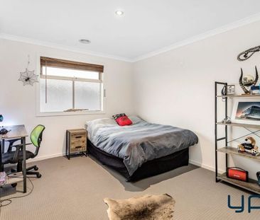 Luxury Family Entertainer with Pool & Multiple Living Zones !! - Photo 6