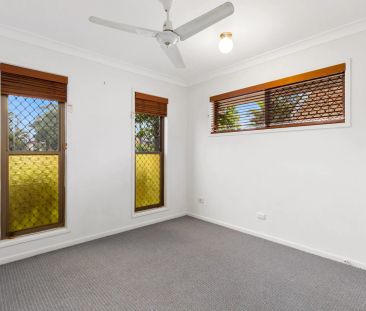 28 Gunalda Street, Underwood. - Photo 6