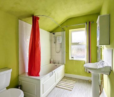 2 bedroom terraced house to rent - Photo 4