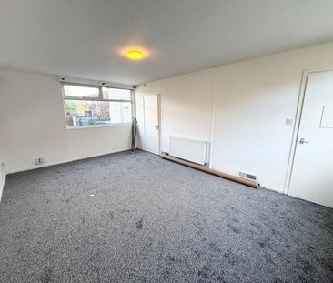 Chepstow Avenue, Manchester, M33 - Photo 2