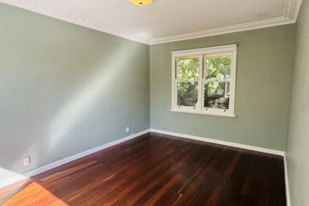 Charming & cosy 3x1 home in prime Bunbury location - Photo 2