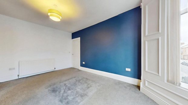 3 bedroom flat to rent - Photo 1