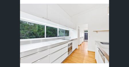 Beach house close to nature and in the ever growing Sea Spray - Photo 3