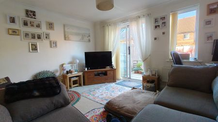 Two Bedroom House with Garden and Off-Road Parking for Two Cars, Gosport - Photo 5