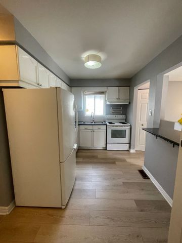 For Lease - 917 LAWSON Road, London North, Ontario - Photo 2