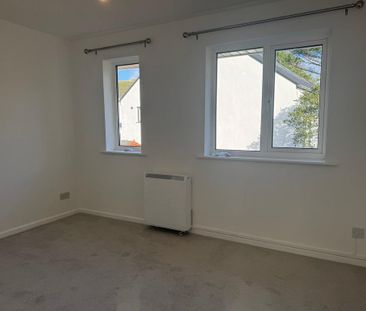 2 bedroom semi-detached house to rent - Photo 4