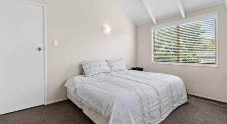 Three bedroom townhouse!! - Photo 4