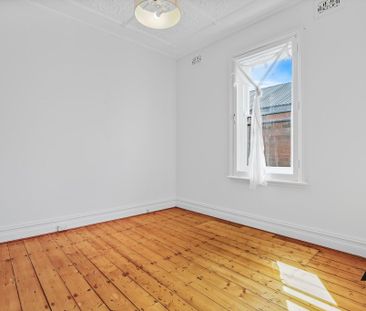 Charming Two-Bedroom Residence in the Heart of St Peters - Photo 6