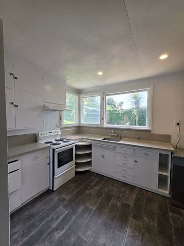 Affordable, Convenient & Roomy: Great for Students - Photo 5