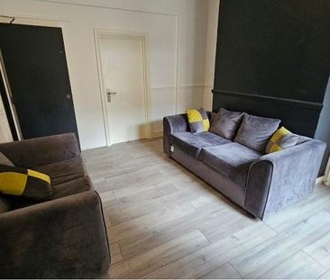 4 bedroom house of multiple occupation to rent - Photo 2