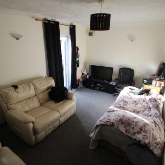 2 bedroom semi-detached house to rent - Photo 1