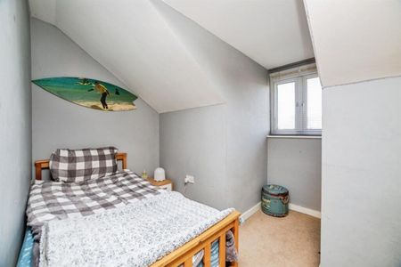 4 bed Town House - To Let - Photo 4