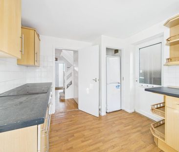 3 bedroom detached house to rent - Photo 2