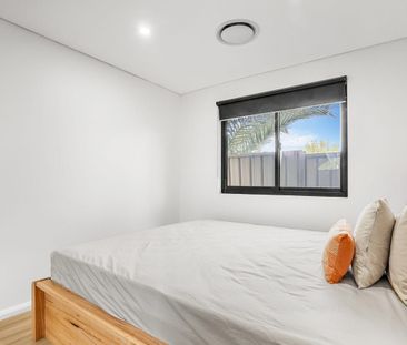 ONE WEEKS FREE RENT IF LEASED PRIOR TO XMAS BREAK!!! - Photo 3