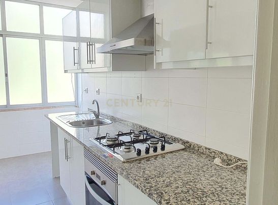 Odivelas, Lisbon - Photo 1