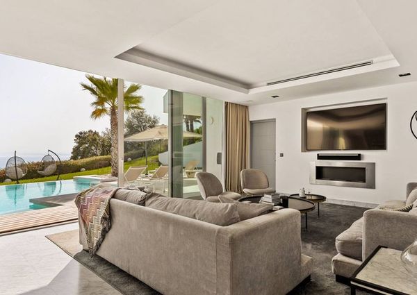 Luxury Villa for rent in Marbella Del Este, Andalusia