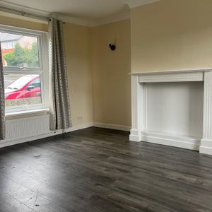 3 bedroom detached house to rent - Photo 2