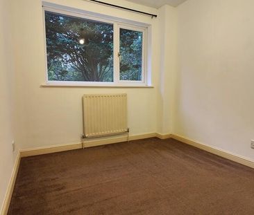 3 bedroom end of terrace house to rent - Photo 4