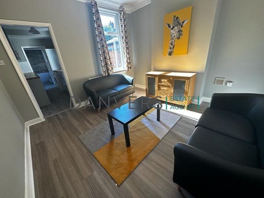 4 bedroom terraced house to rent - Photo 1
