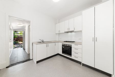 954 Elizabeth Street, Zetland NSW 2017 - House For Rent | Domain - Photo 3