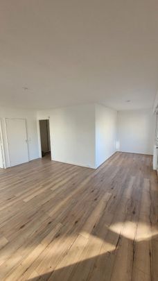 Appartement Paris 2 pièces 53.32 m2 avec terrasse - Photo 1