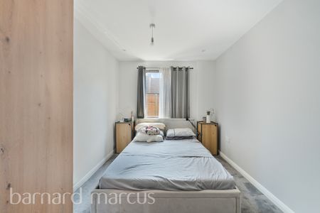 Doyle Road, London - Photo 5