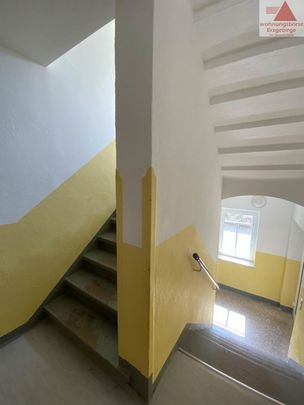 2-Raum-Dachgeschoss-Wohnung mit Stellplatz! - Photo 1