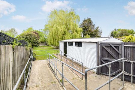 5 bedroom semi-detached house to rent - Photo 5