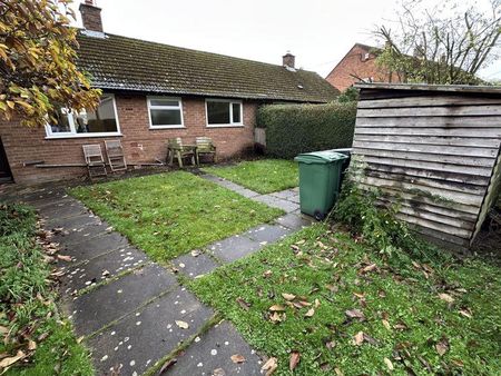 2 bedroom semi-detached bungalow to rent - Photo 2