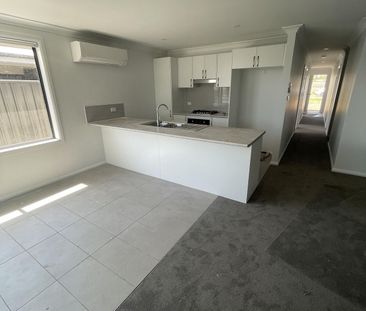 1/18 Rodgers Road, West Tamworth, NSW 2340 - Photo 2