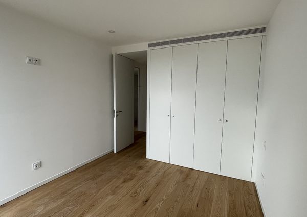 Apartamento T2 de Luxo no Cais da Fonte Nova com Vistas Deslumbrantes para a Ria de Aveiro