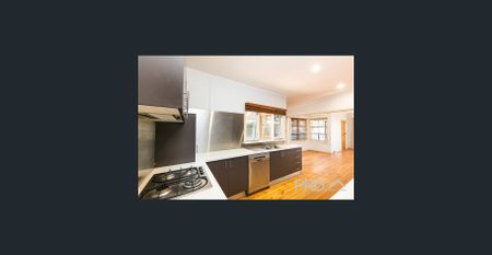 CENTRAL LOCATION - Photo 3