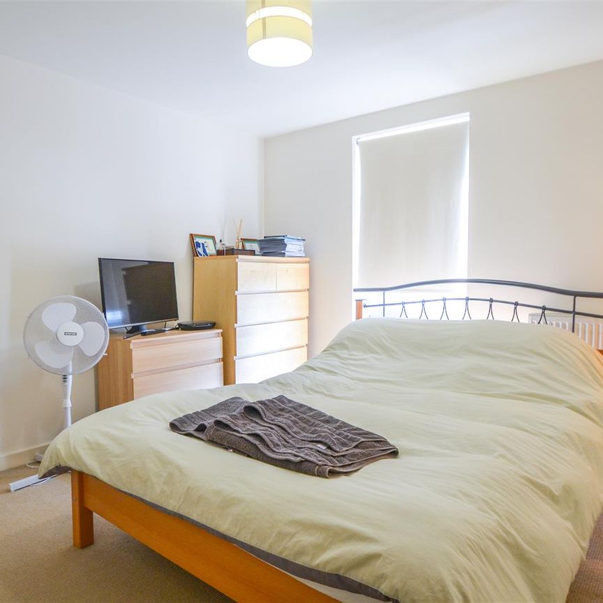 1 bedroom flat - Photo 1