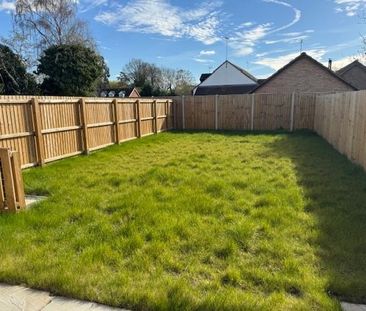 2 bedroom semi-detached house to rent - Photo 3