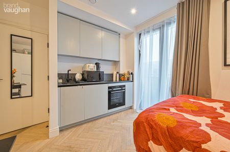 property to rent - Photo 3