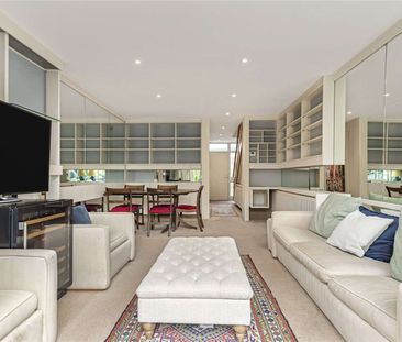 A delightful two bedroom house with a private garden. - Photo 1