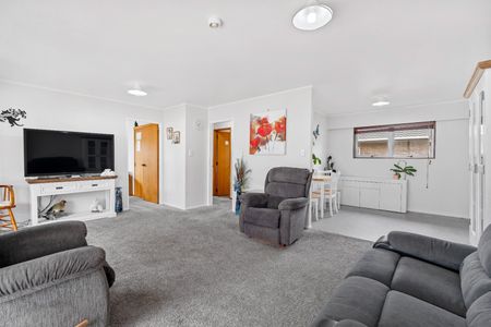 Two Bedroom on Woodhill - Photo 2