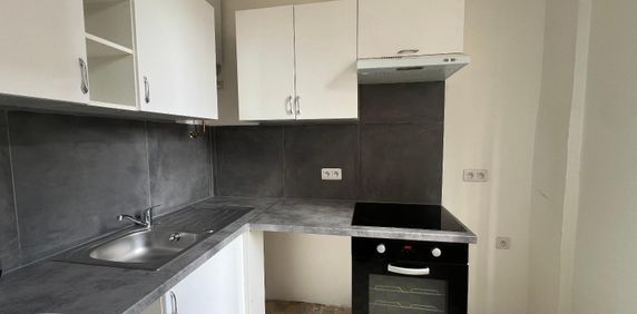 Location Appartement 2 pièces 37m² NICE 06100 - Photo 2