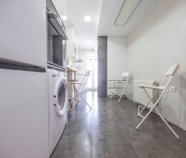 Plaça dHondures, Valencia, Valencian Community 46022 - Photo 6