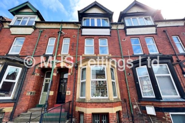 8 Bedroom Mid Terraced House for rent in Regent Park Avenue - Photo 1
