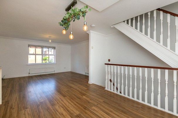 4 bedroom terraced house to rent - Photo 1